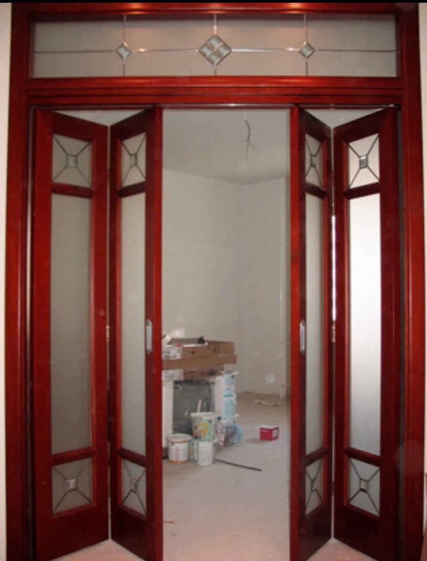 Дверь гармошка с декоративными стеклянными вставками Самара